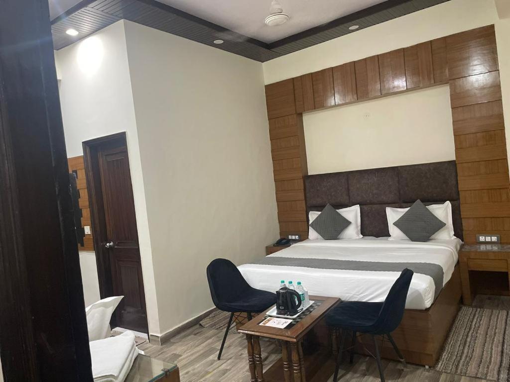 Hotel Radiance Delhi  Exterior photo
