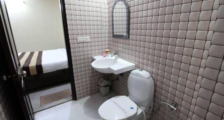 Hotel Radiance Delhi  Exterior photo