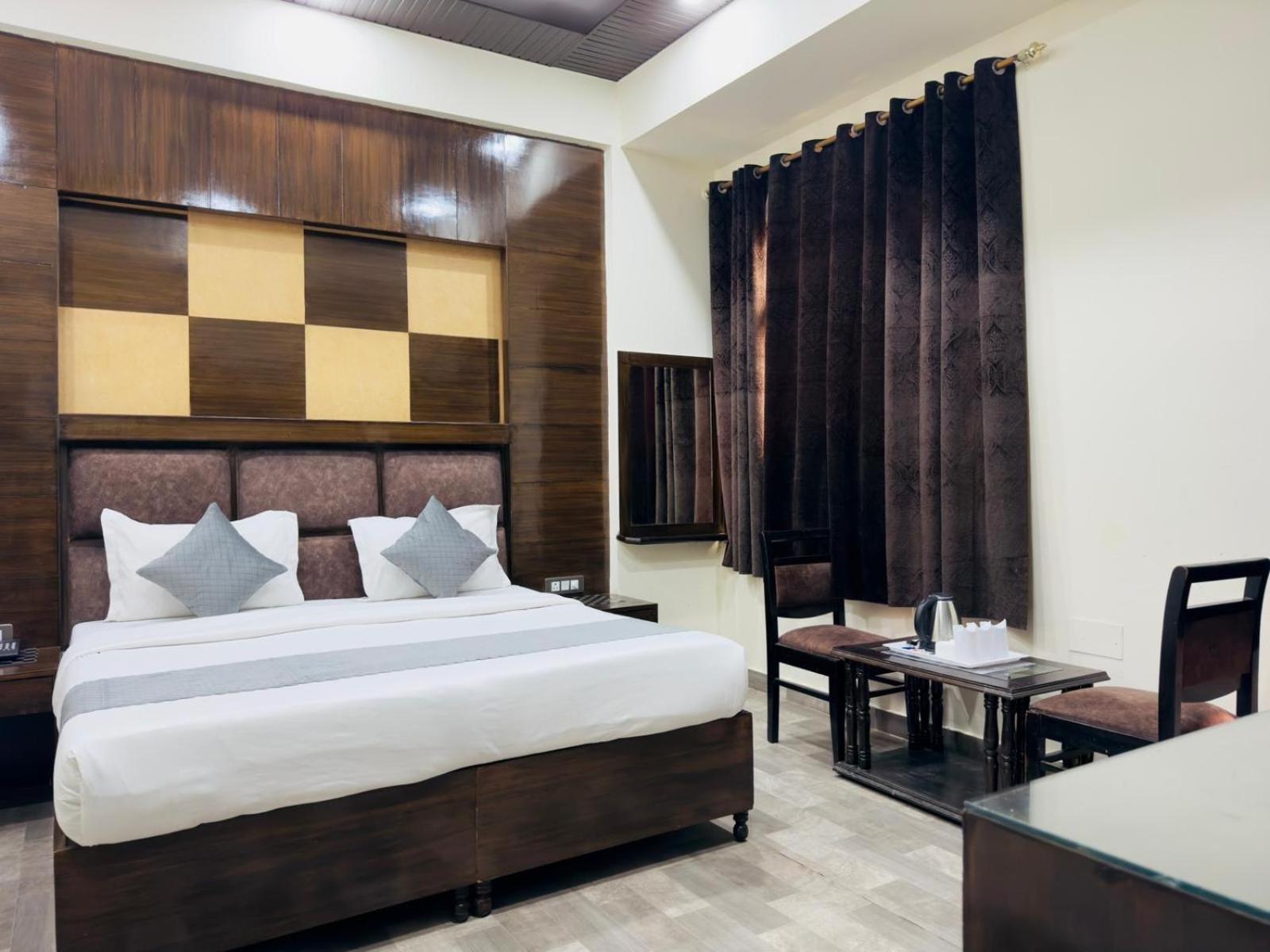Hotel Radiance Delhi  Exterior photo