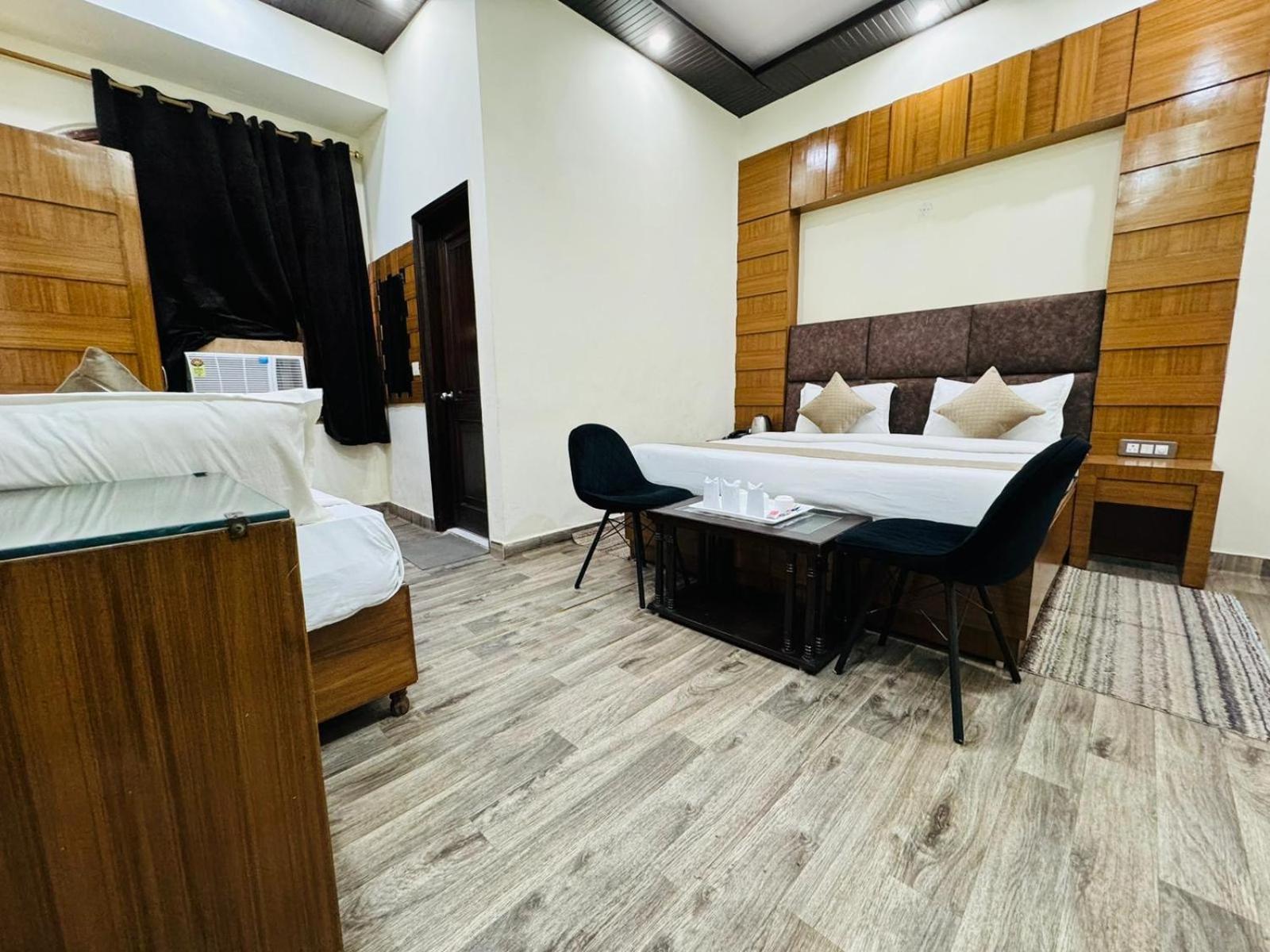 Hotel Radiance Delhi  Exterior photo