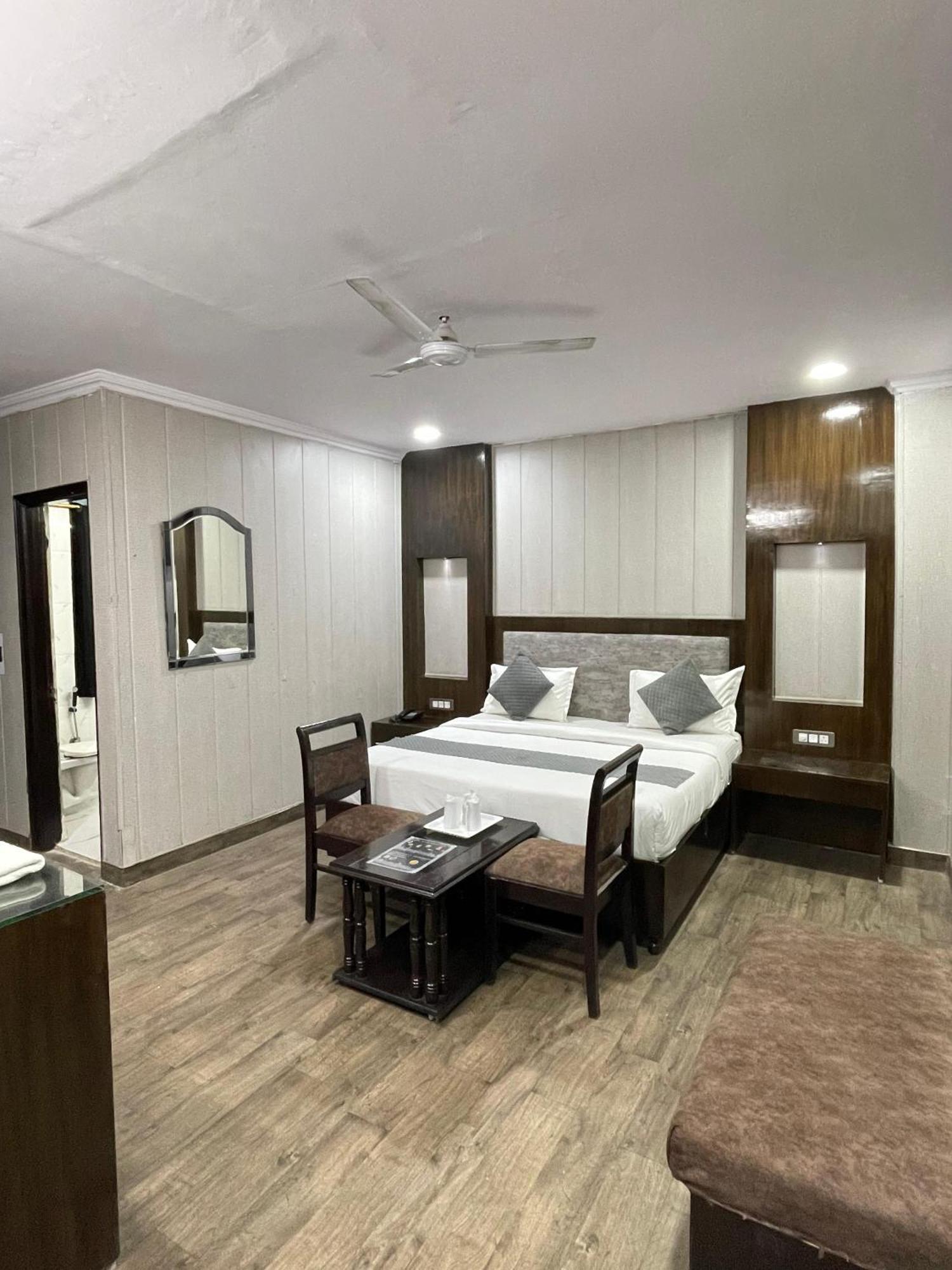 Hotel Radiance Delhi  Exterior photo