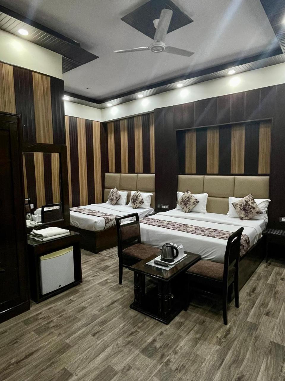 Hotel Radiance Delhi  Exterior photo